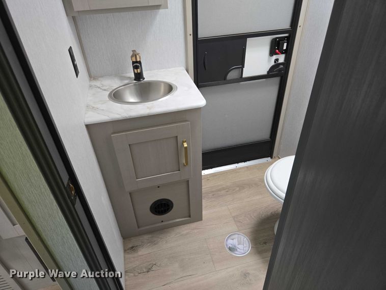 image for item EC4300 2024 Forest River Wildwood camper