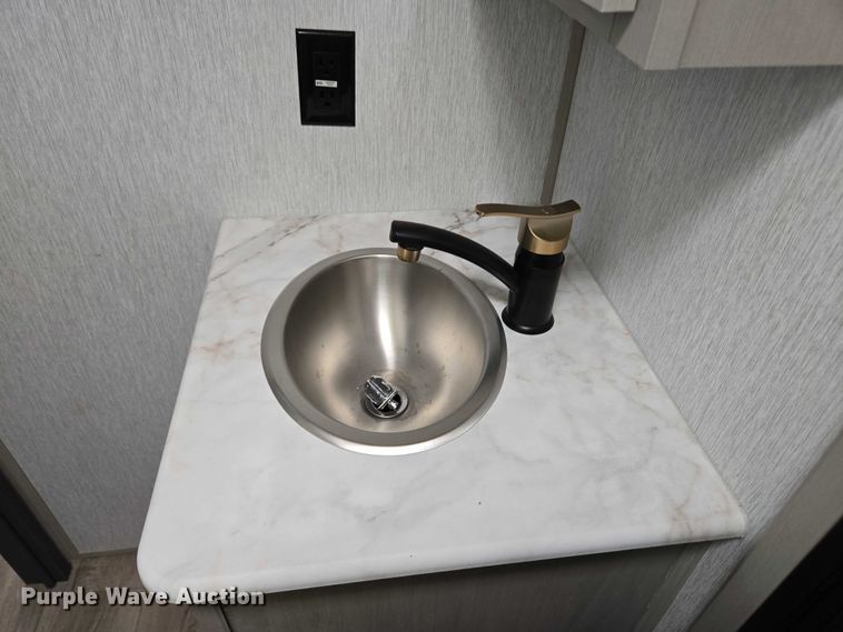 image for item EC4300 2024 Forest River Wildwood camper