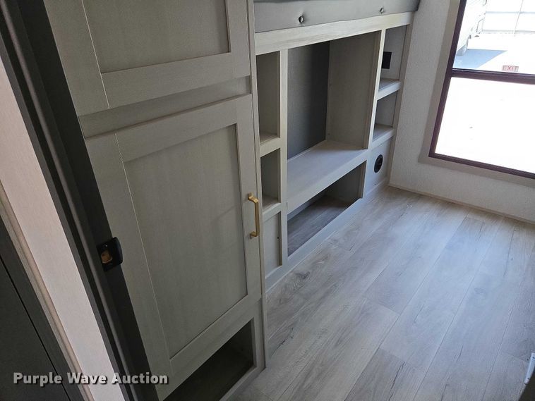 image for item EC4300 2024 Forest River Wildwood camper