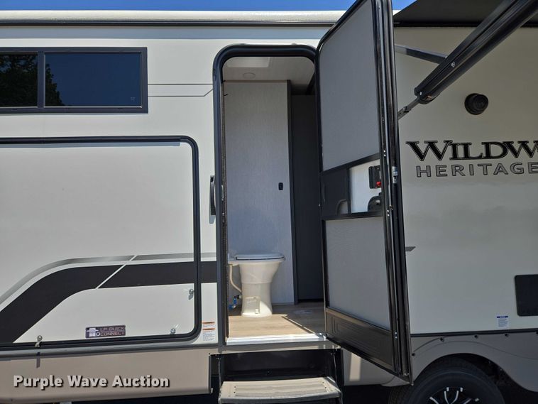 image for item EC4300 2024 Forest River Wildwood camper