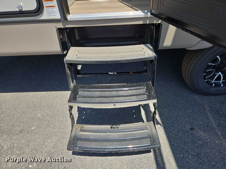 image for item EC4300 2024 Forest River Wildwood camper