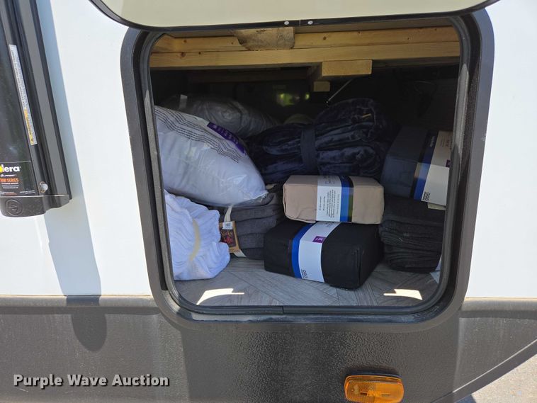 image for item EC4301 2024 Forest River Wildwood camper