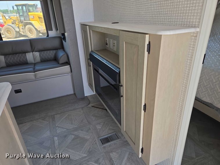 image for item EC4301 2024 Forest River Wildwood camper