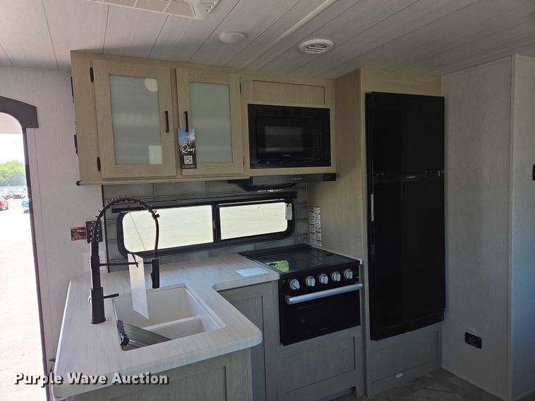 image for item EC4301 2024 Forest River Wildwood camper