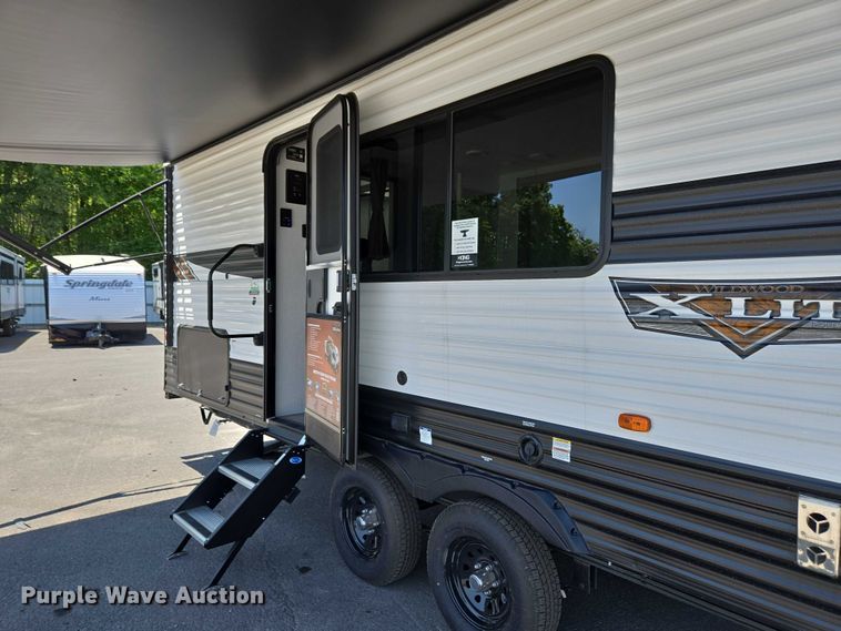 image for item EC4302 2024 Forest River Wildwood camper