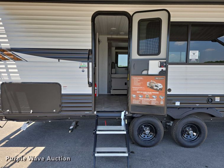 image for item EC4302 2024 Forest River Wildwood camper