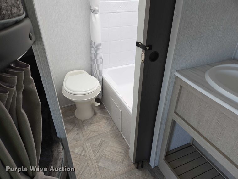 image for item EC4302 2024 Forest River Wildwood camper