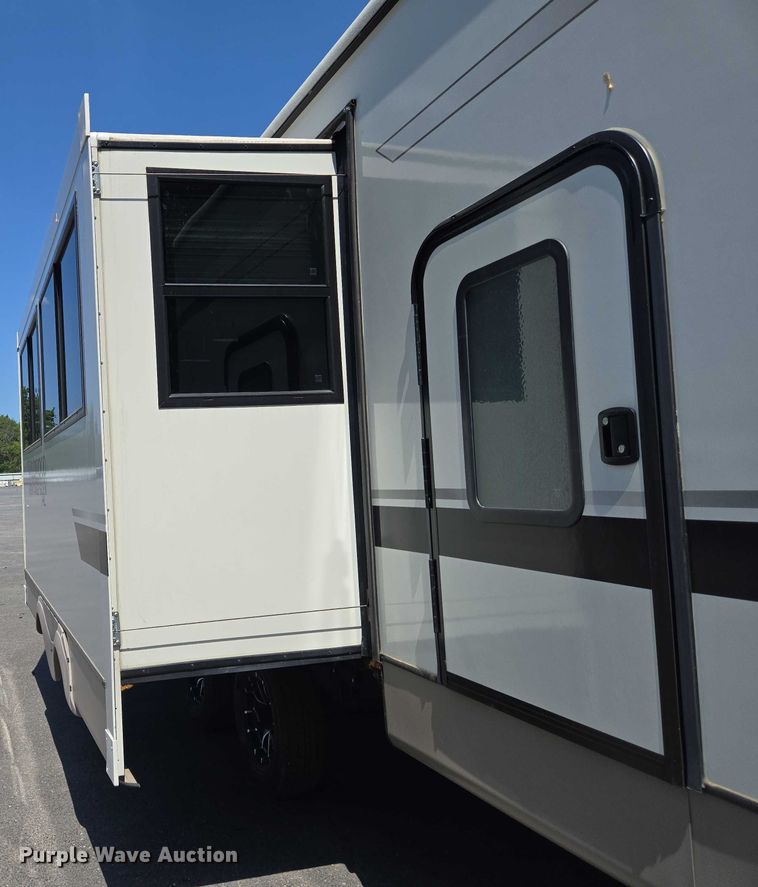 image for item EC4304 2024 Forest River Wildwood camper