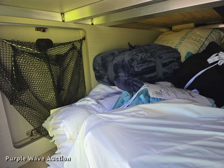 image for item EC4304 2024 Forest River Wildwood camper