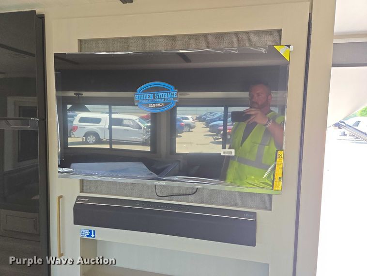 image for item EC4304 2024 Forest River Wildwood camper