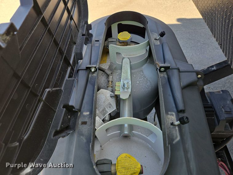 image for item EC4305 2024 Forest River Wildwood camper