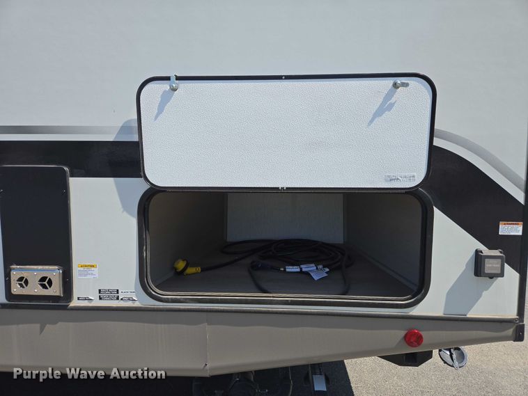 image for item EC4305 2024 Forest River Wildwood camper