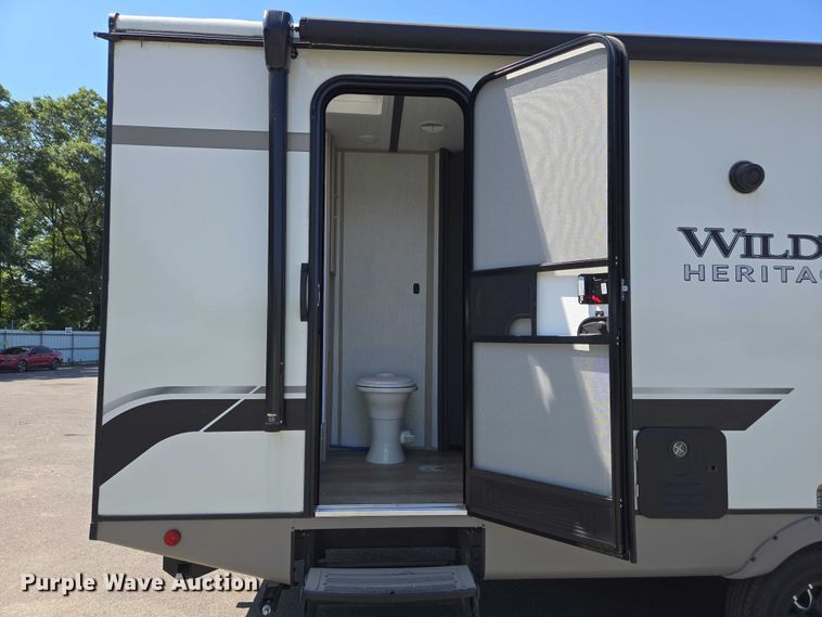 image for item EC4305 2024 Forest River Wildwood camper