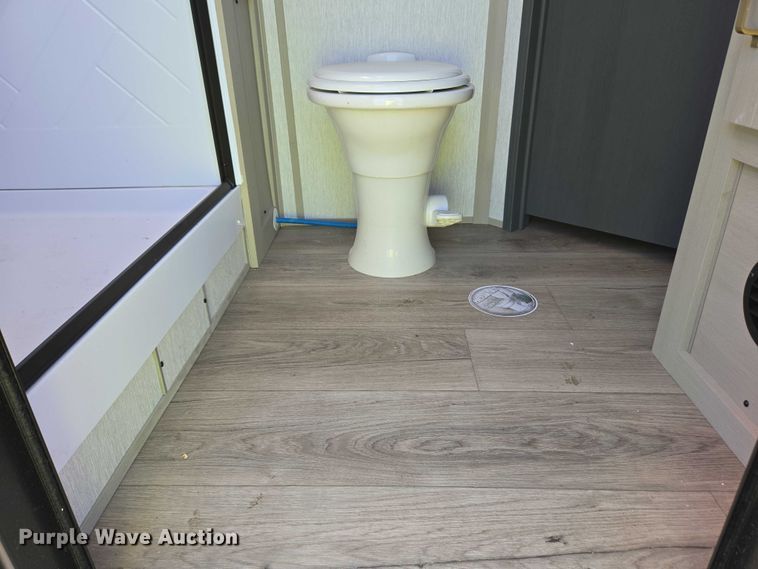 image for item EC4305 2024 Forest River Wildwood camper