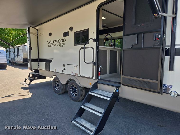 image for item EC4305 2024 Forest River Wildwood camper