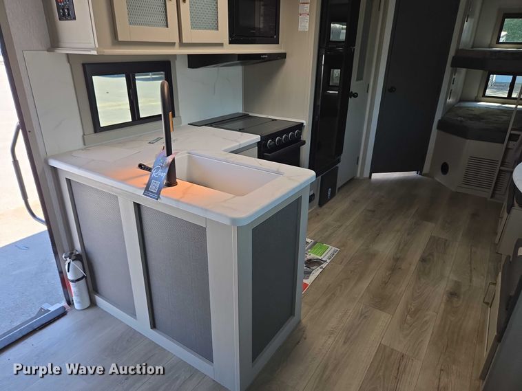 image for item EC4305 2024 Forest River Wildwood camper