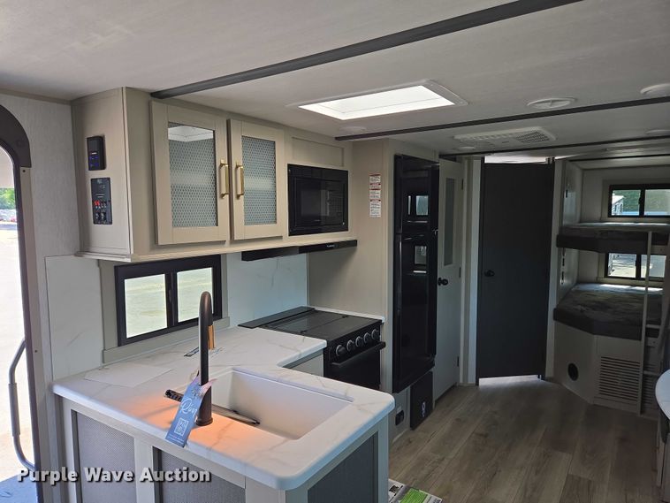 image for item EC4305 2024 Forest River Wildwood camper