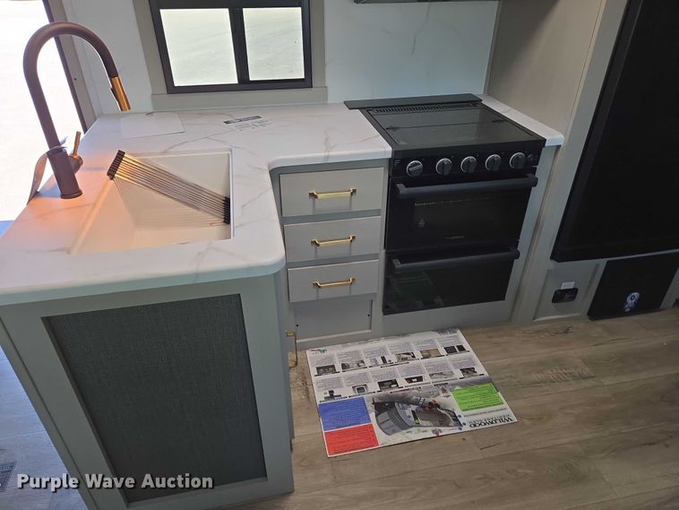 image for item EC4305 2024 Forest River Wildwood camper