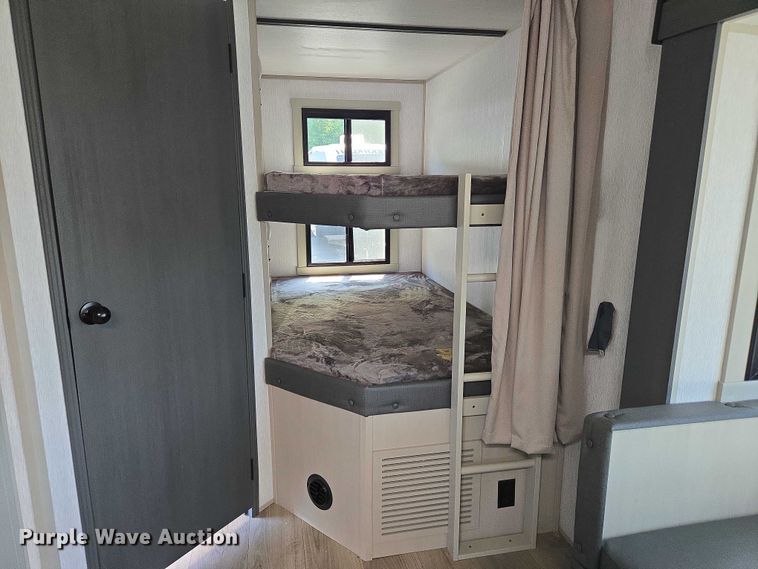 image for item EC4305 2024 Forest River Wildwood camper