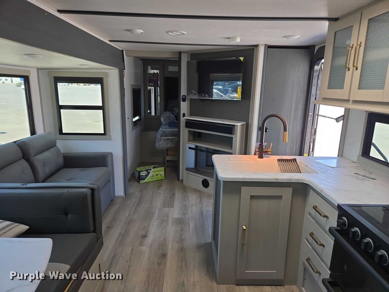 image for item EC4305 2024 Forest River Wildwood camper