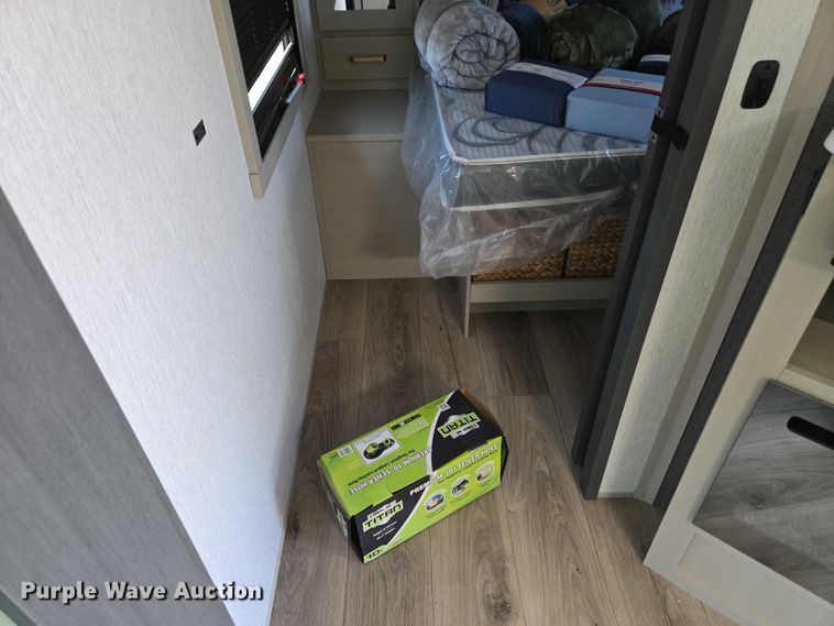 image for item EC4305 2024 Forest River Wildwood camper