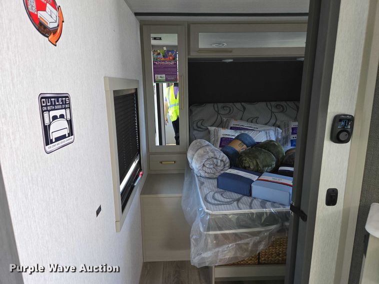 image for item EC4305 2024 Forest River Wildwood camper