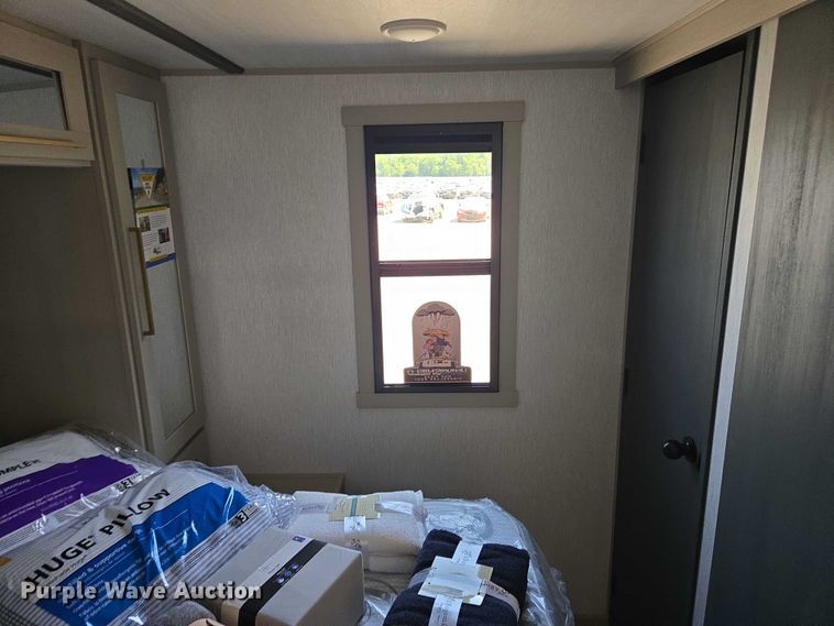 image for item EC4305 2024 Forest River Wildwood camper