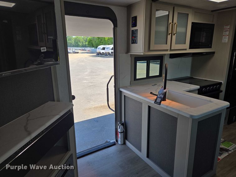 image for item EC4305 2024 Forest River Wildwood camper