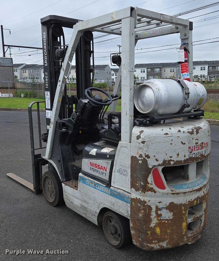 image for item EC4308 2015 UniCarriers CFS40 forklift