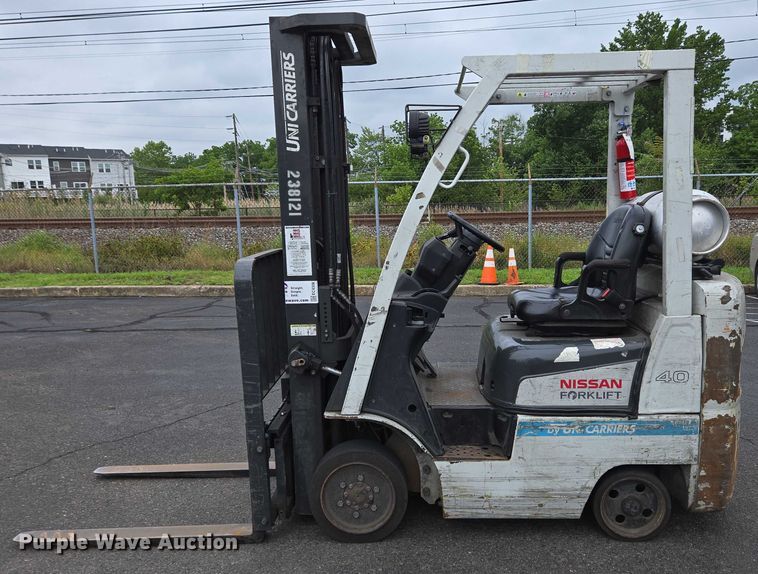 image for item EC4308 2015 UniCarriers CFS40 forklift
