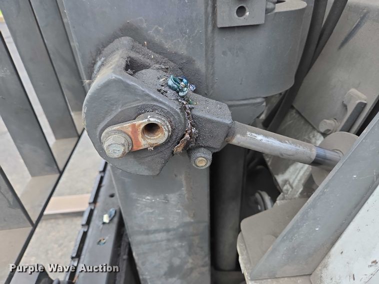 image for item EC4308 2015 UniCarriers CFS40 forklift