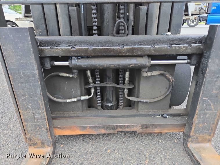 image for item EC4308 2015 UniCarriers CFS40 forklift