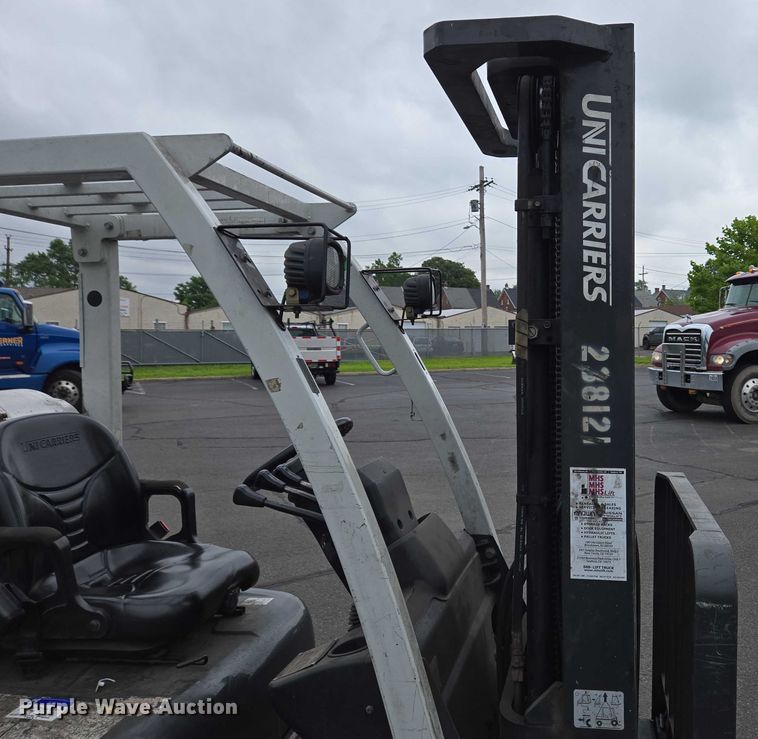 image for item EC4308 2015 UniCarriers CFS40 forklift