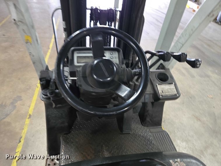 image for item EC4308 2015 UniCarriers CFS40 forklift