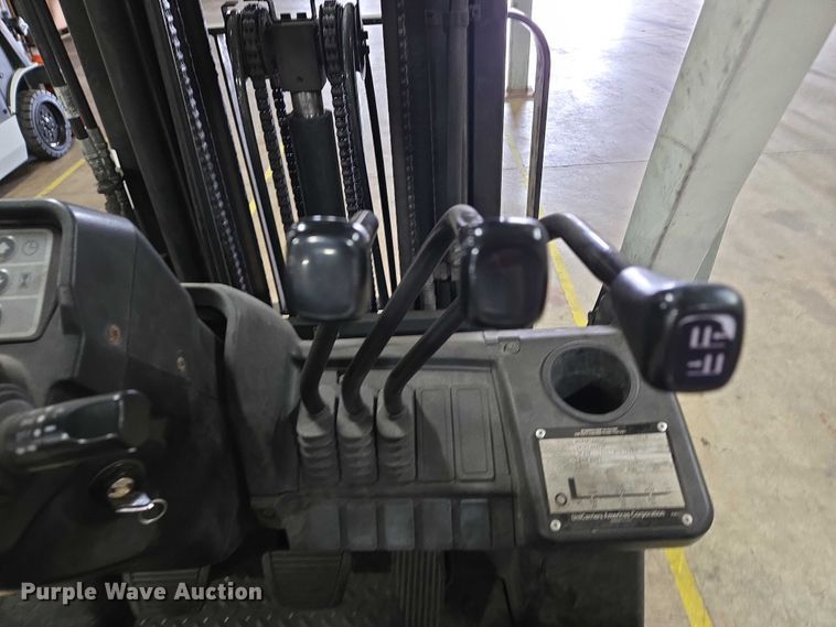 image for item EC4308 2015 UniCarriers CFS40 forklift