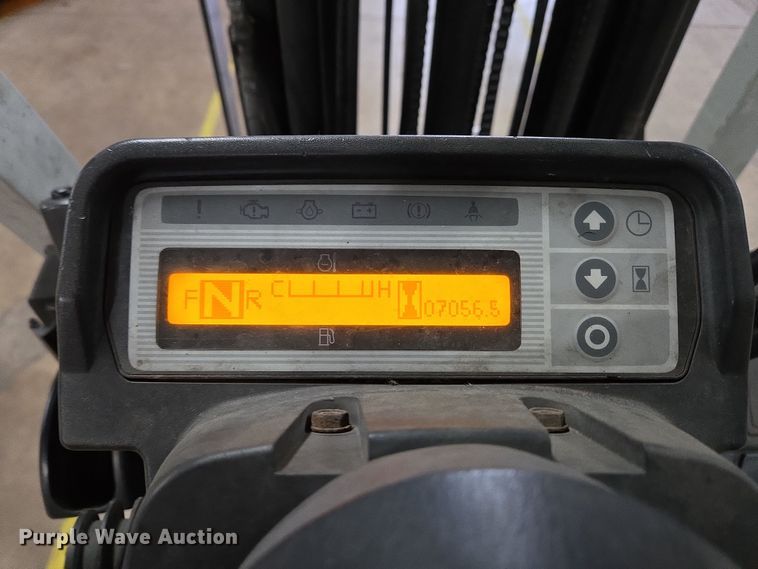 image for item EC4308 2015 UniCarriers CFS40 forklift