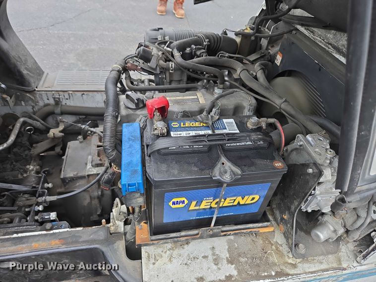 image for item EC4308 2015 UniCarriers CFS40 forklift