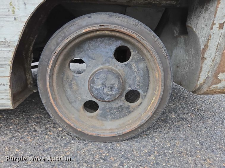 image for item EC4308 2015 UniCarriers CFS40 forklift