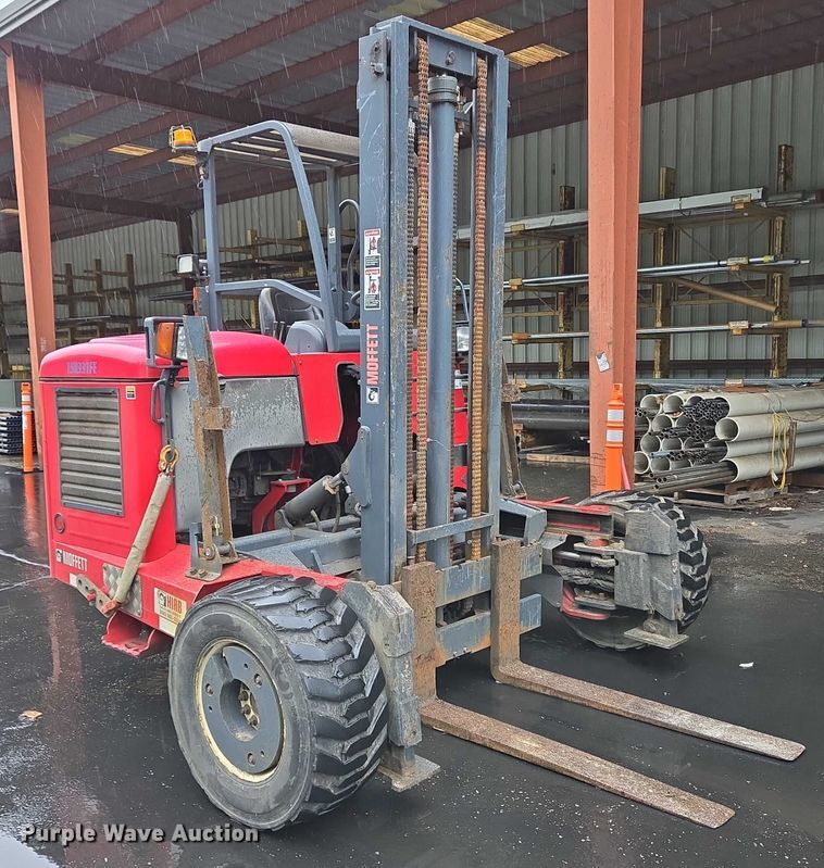 image for item EC4309 2015 Moffett M8 55.4 forklift