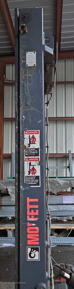 image for item EC4309 2015 Moffett M8 55.4 forklift