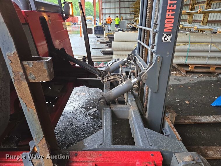 image for item EC4309 2015 Moffett M8 55.4 forklift