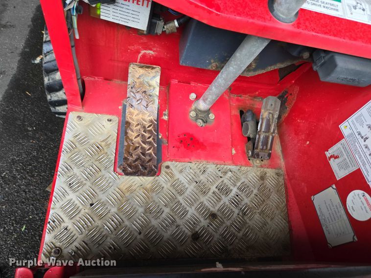 image for item EC4309 2015 Moffett M8 55.4 forklift