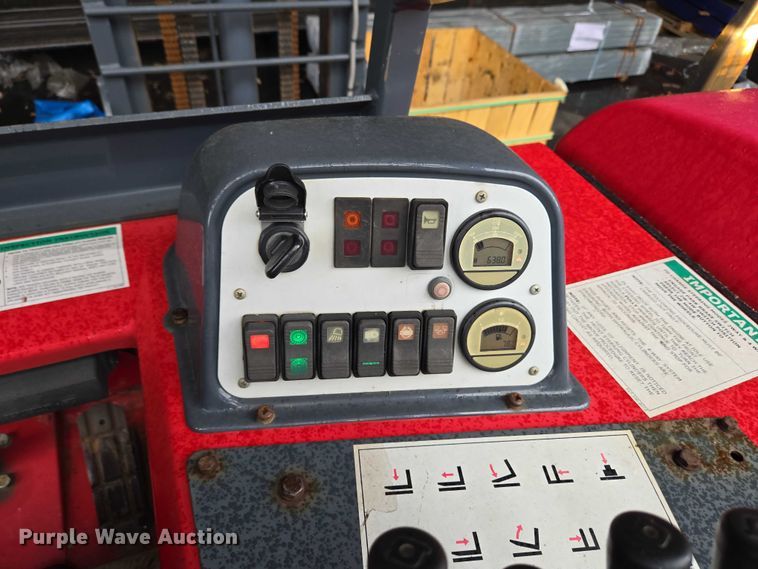 image for item EC4309 2015 Moffett M8 55.4 forklift