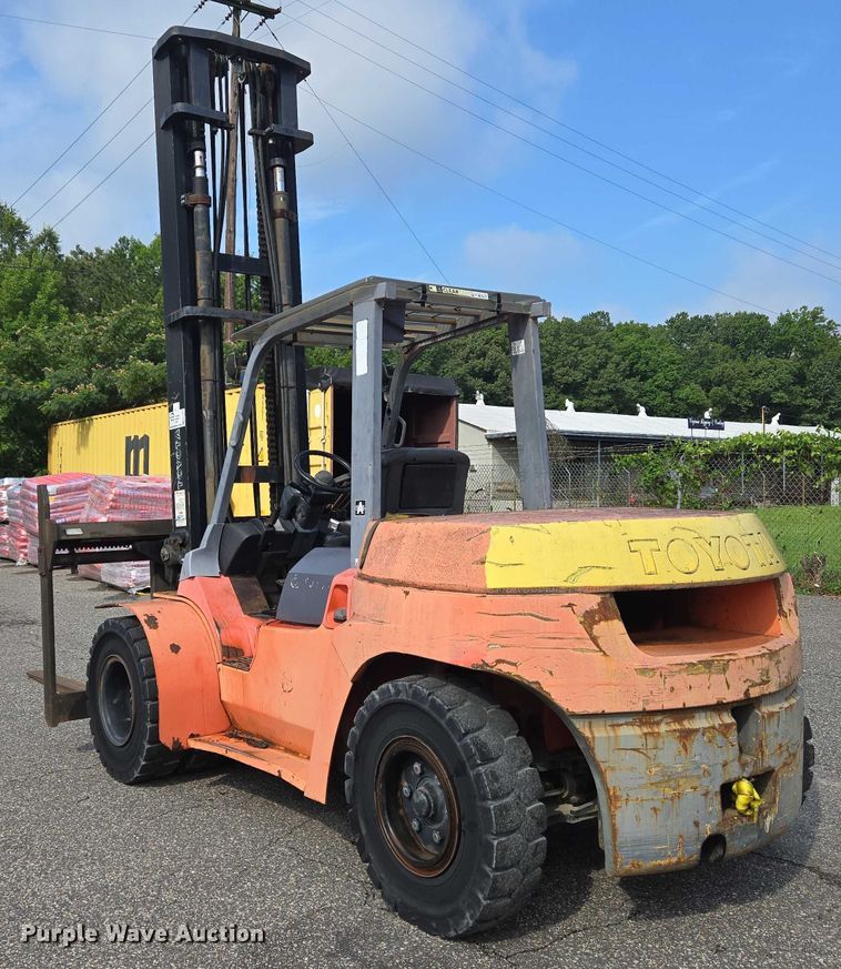 image for item EC4329 2011 Toyota 7FDU80 forklift