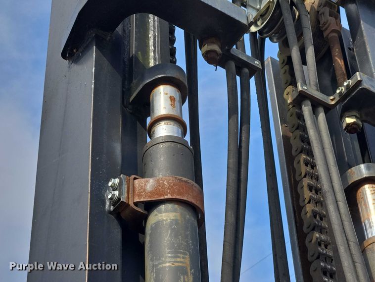 image for item EC4329 2011 Toyota 7FDU80 forklift