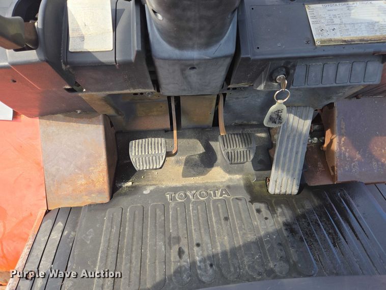 image for item EC4329 2011 Toyota 7FDU80 forklift