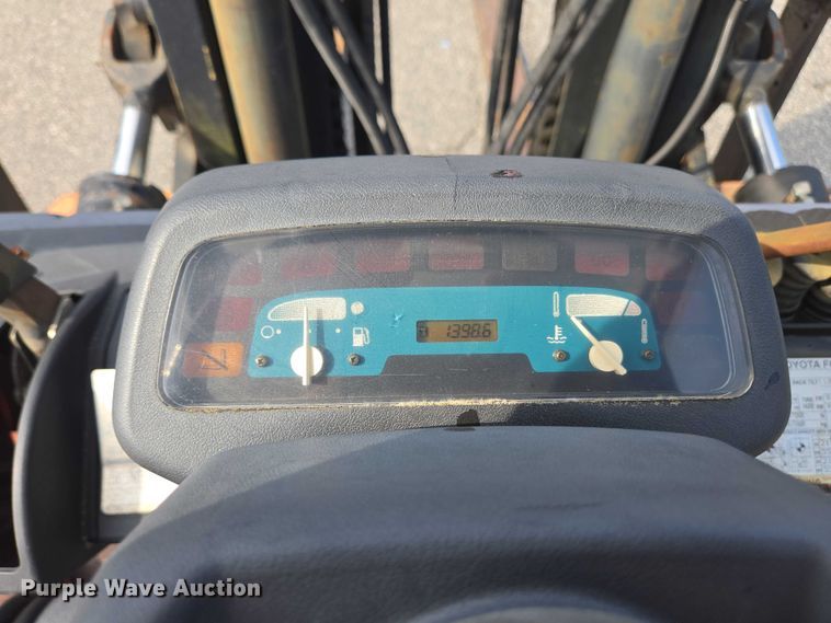 image for item EC4329 2011 Toyota 7FDU80 forklift