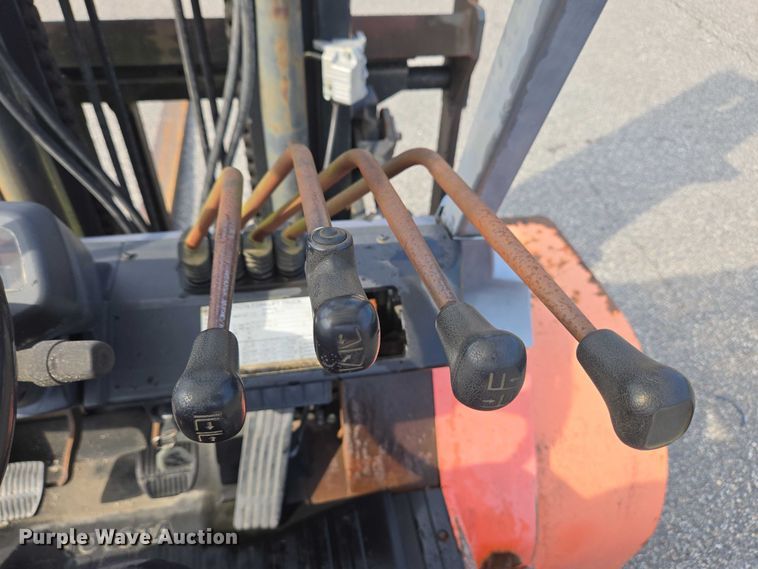 image for item EC4329 2011 Toyota 7FDU80 forklift