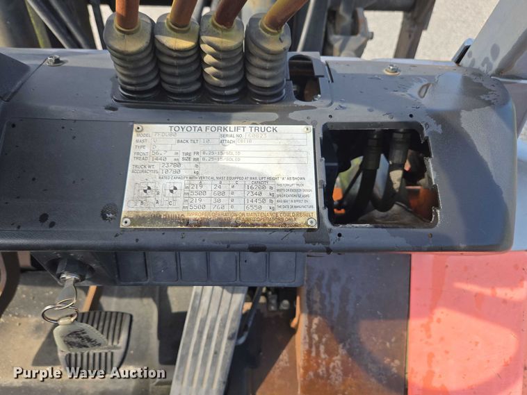 image for item EC4329 2011 Toyota 7FDU80 forklift