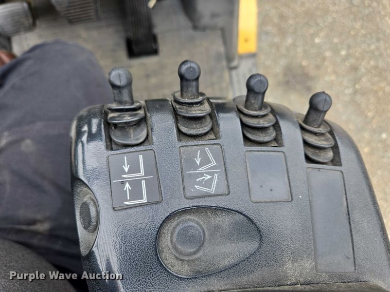 image for item EC4337 Caterpillar 2C5000 forklift